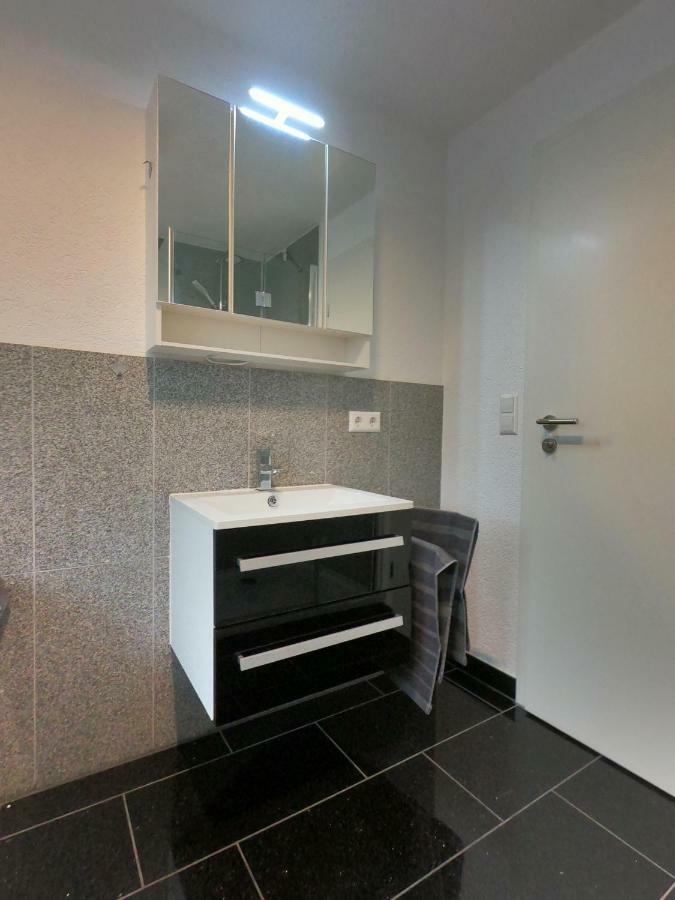 Moderne Helle 2,5 Zimmer Wohnung Mit Grossem Bad Und Kueche In Trossingen Luaran gambar